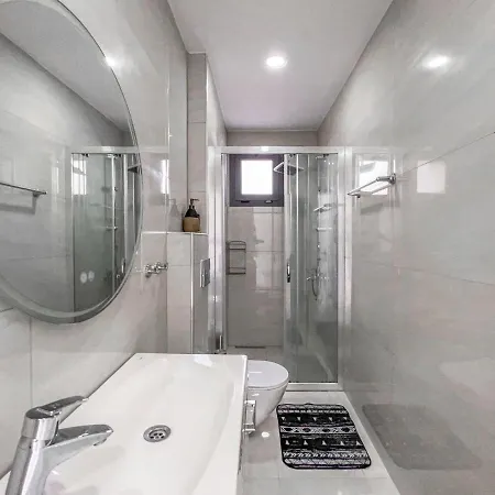 Specialy Designed, 3 Bedroom With Shared Pool Appartement