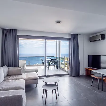 Specialy Designed, 3 Bedroom With Shared Pool Appartement *