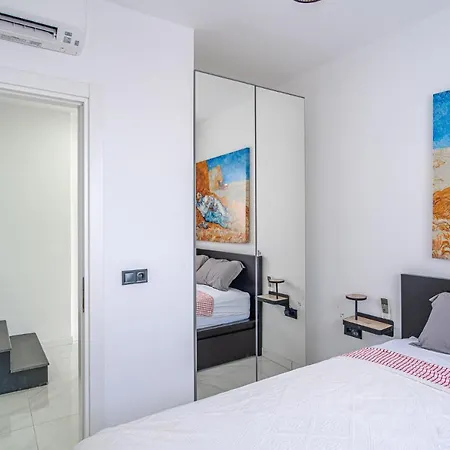 Specialy Designed, 3 Bedroom With Shared Pool شقة بودروم