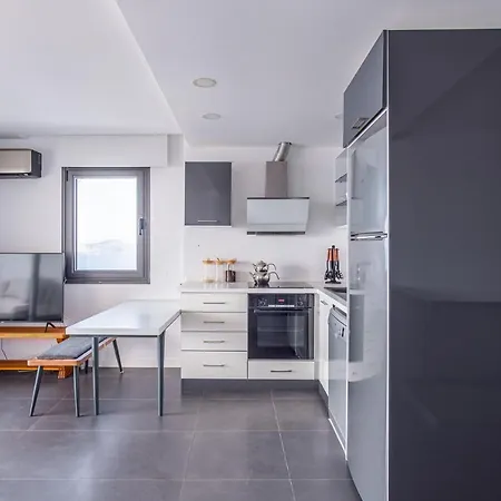 Specialy Designed, 3 Bedroom With Shared Pool بودروم