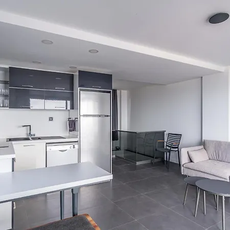 Specialy Designed, 3 Bedroom With Shared Pool بودروم